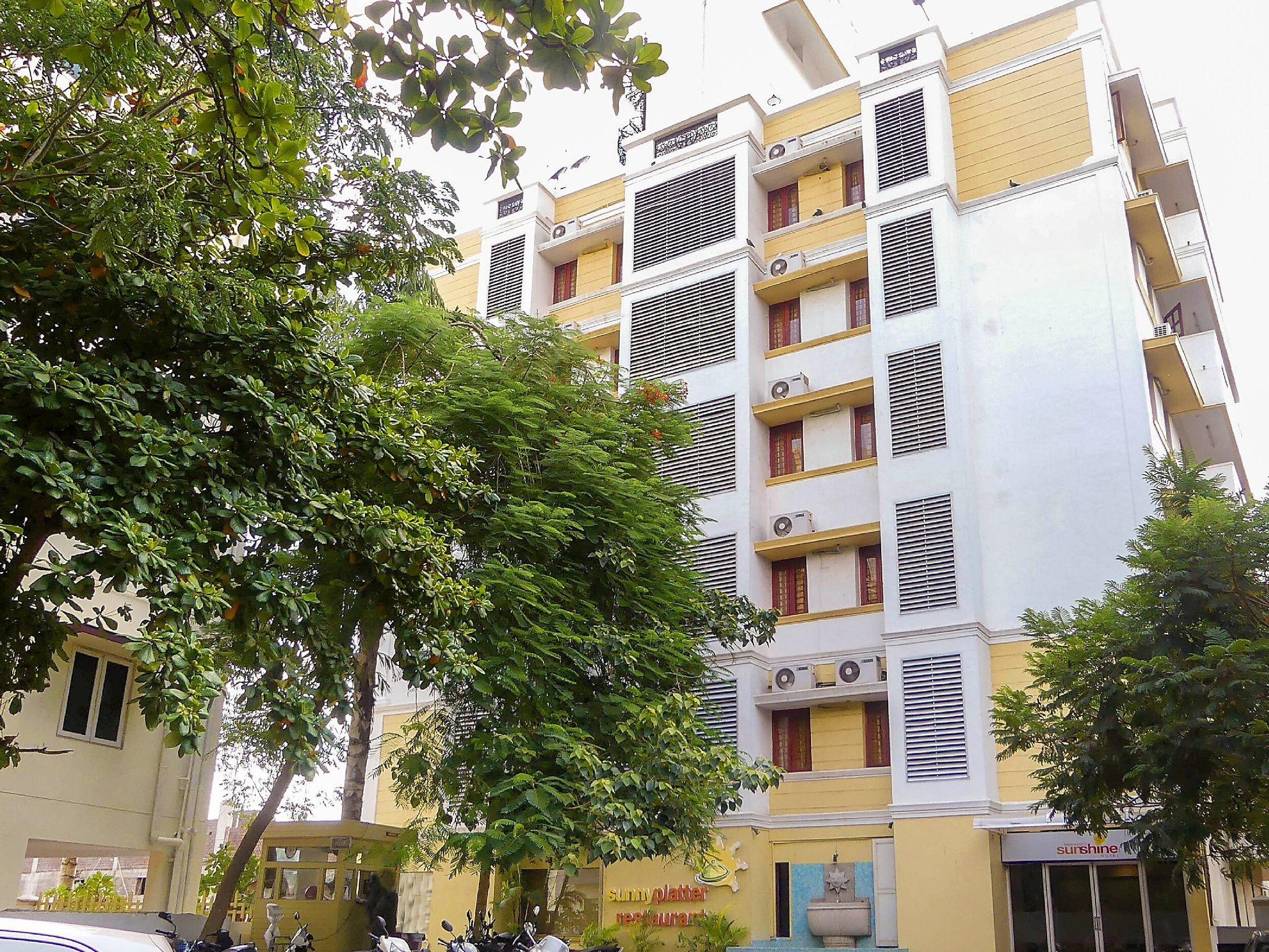 undefined Meenakshi's Sunshine Hotel 5
