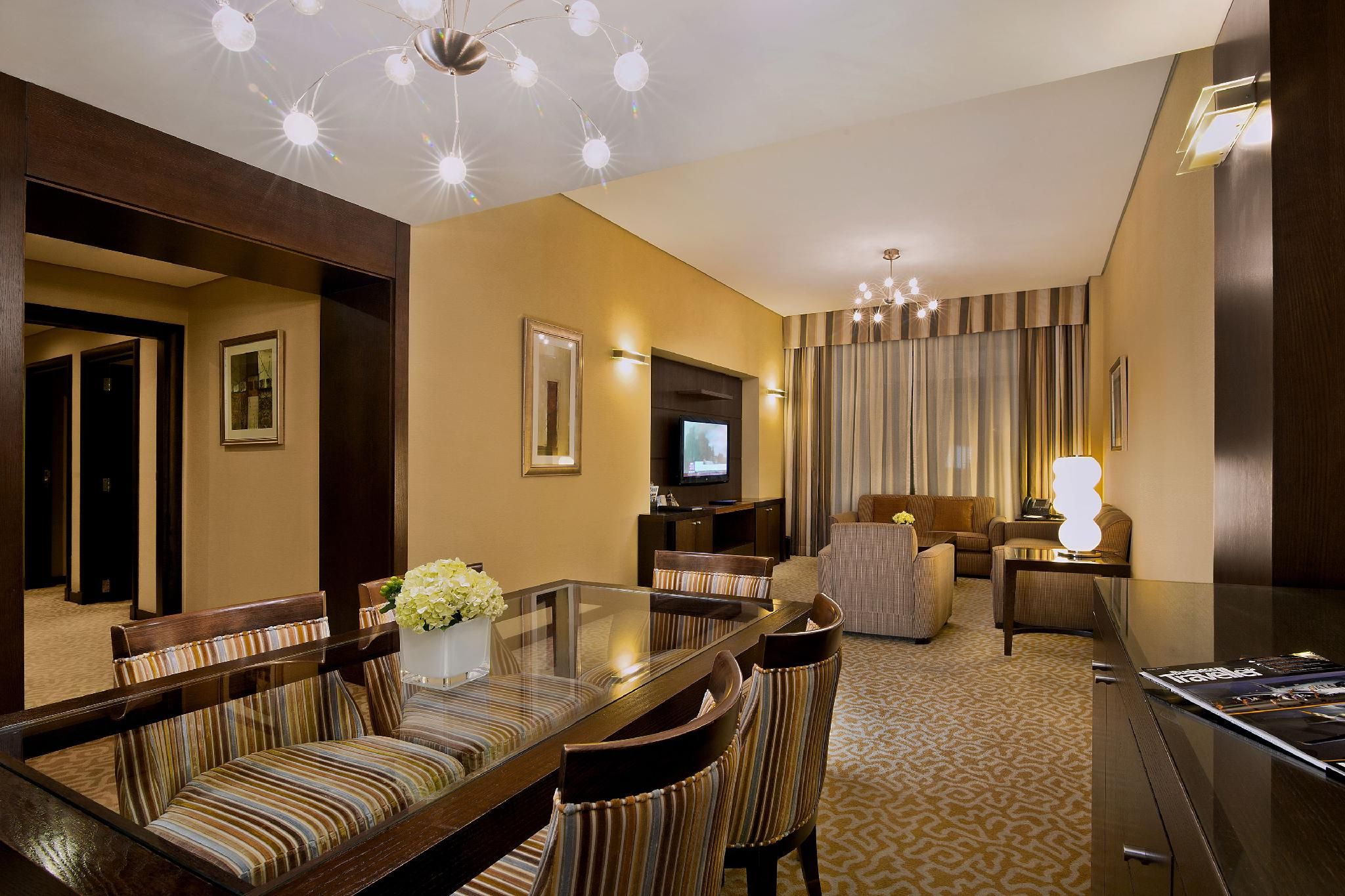 TIME Oak Hotel & Suites Deluxe King 24