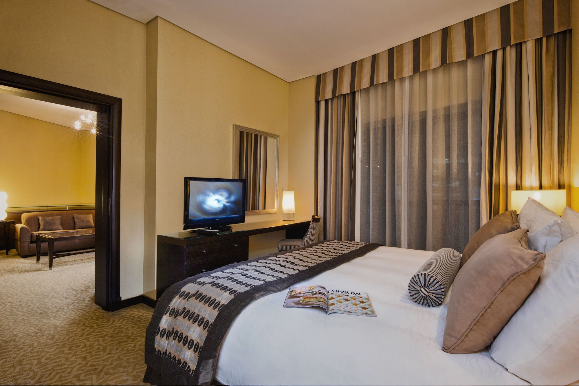 TIME Oak Hotel & Suites Deluxe King 14