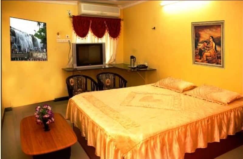 AC Deluxe Double Bed Non Sea Facing