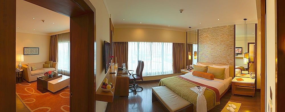 Luxury Suite with Complimentary Happy Hours (18:30-20:00)