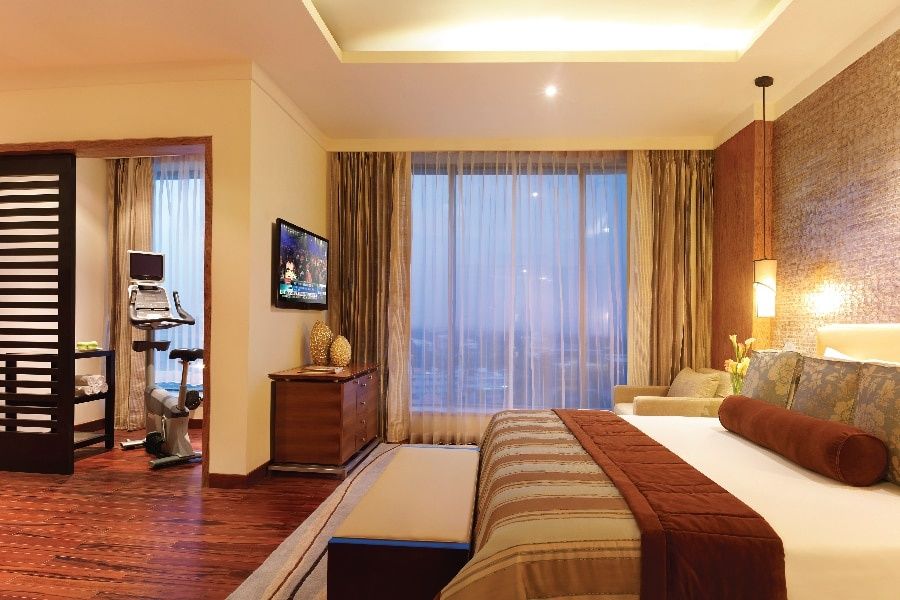 Vivanta Coimbatore  Superior Room City View King Bed