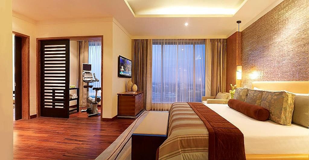 Vivanta Coimbatore  Superior Room City View King Bed 6