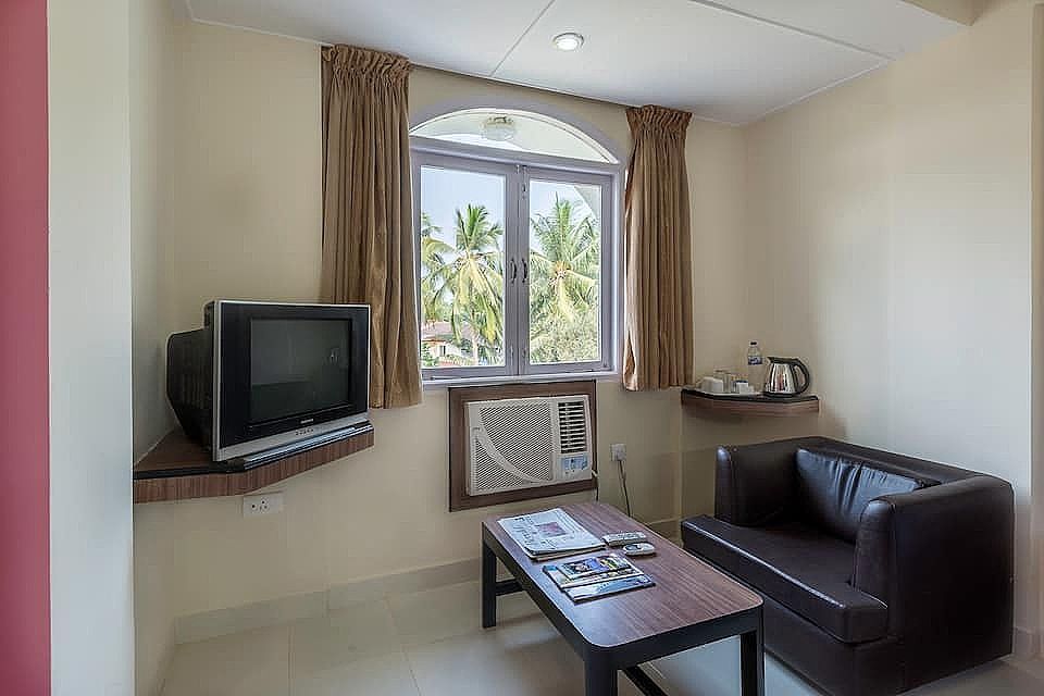 Treebo Green Park Standard Double Room 11