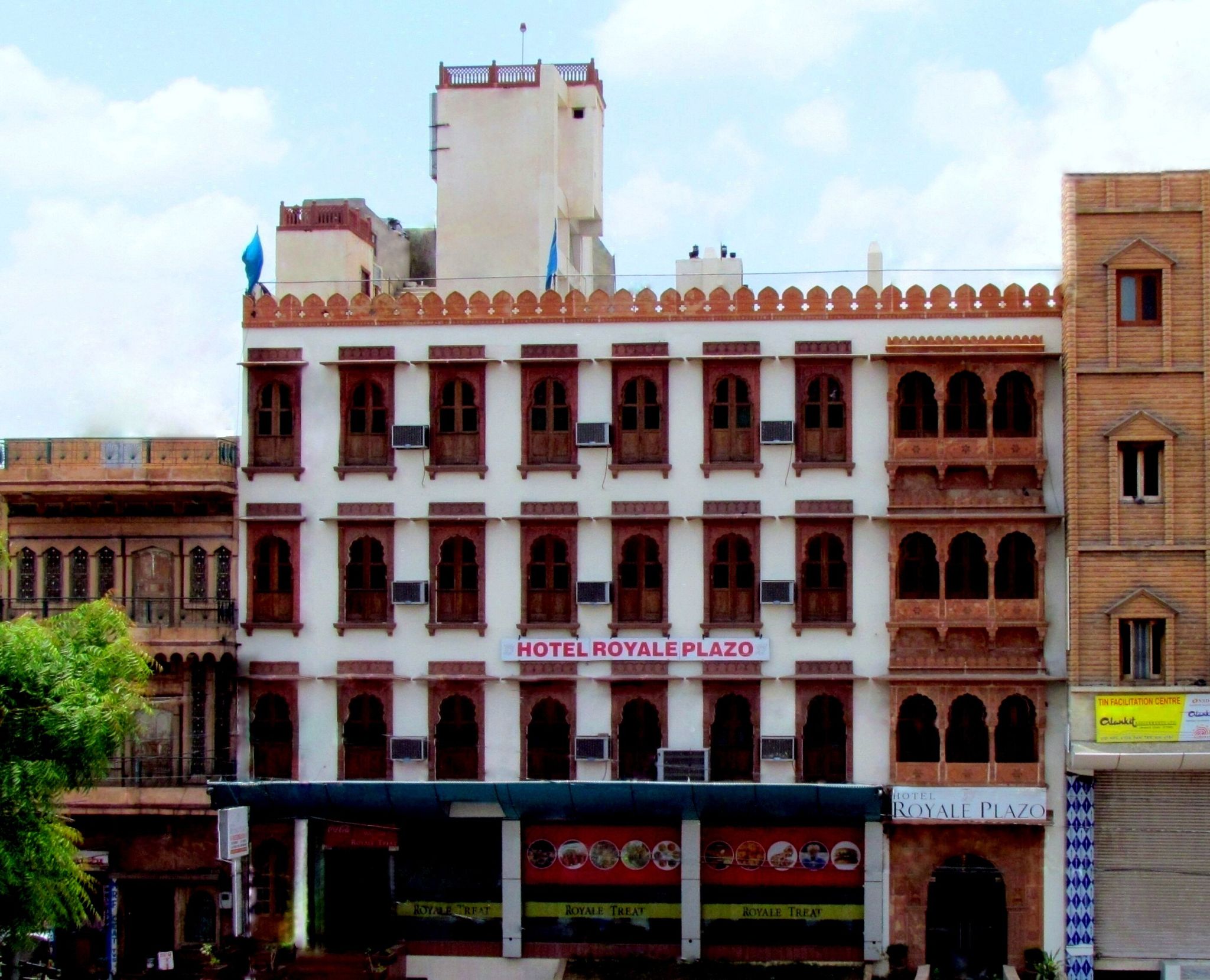 undefined Hotel Royale Plazo 4