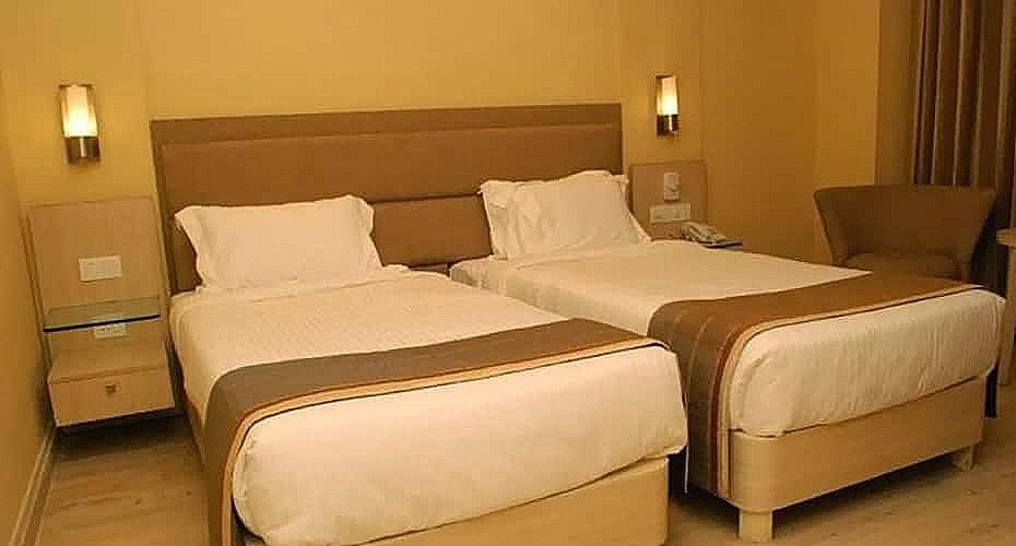 Sarovar Portico Naraina - A Sarovar Hotel Superior Twin room 3