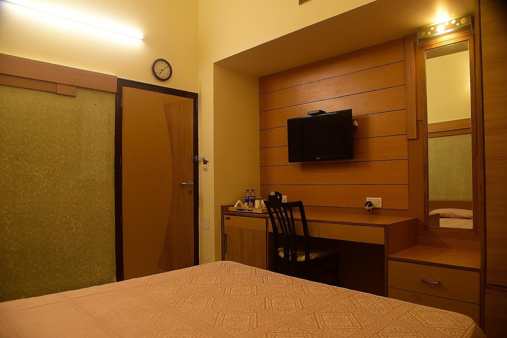 Hotel Cresent Villa STANDARD ROOM