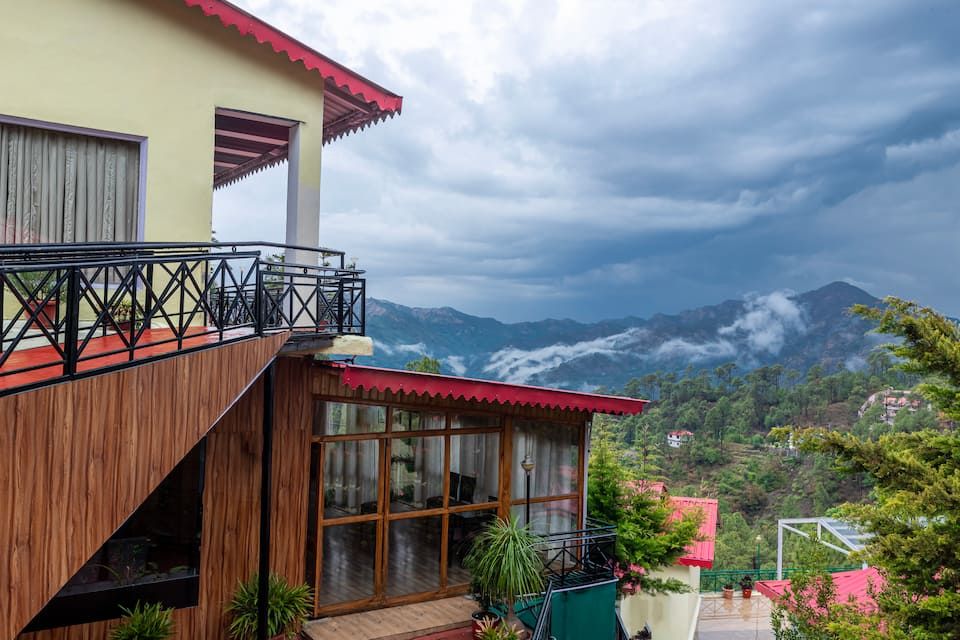 Bar_Exterior_2_DpHAWj