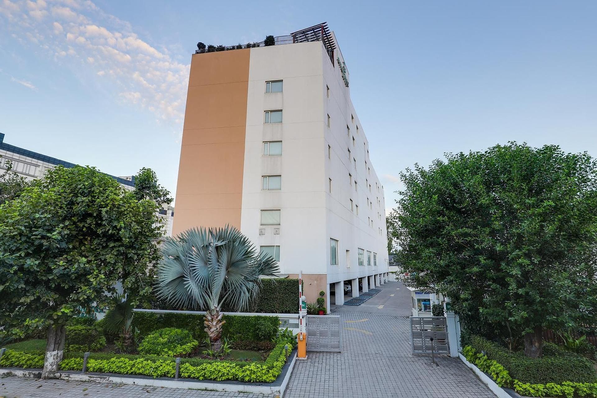 undefined Lemon Tree Hotel, Chandigarh 6