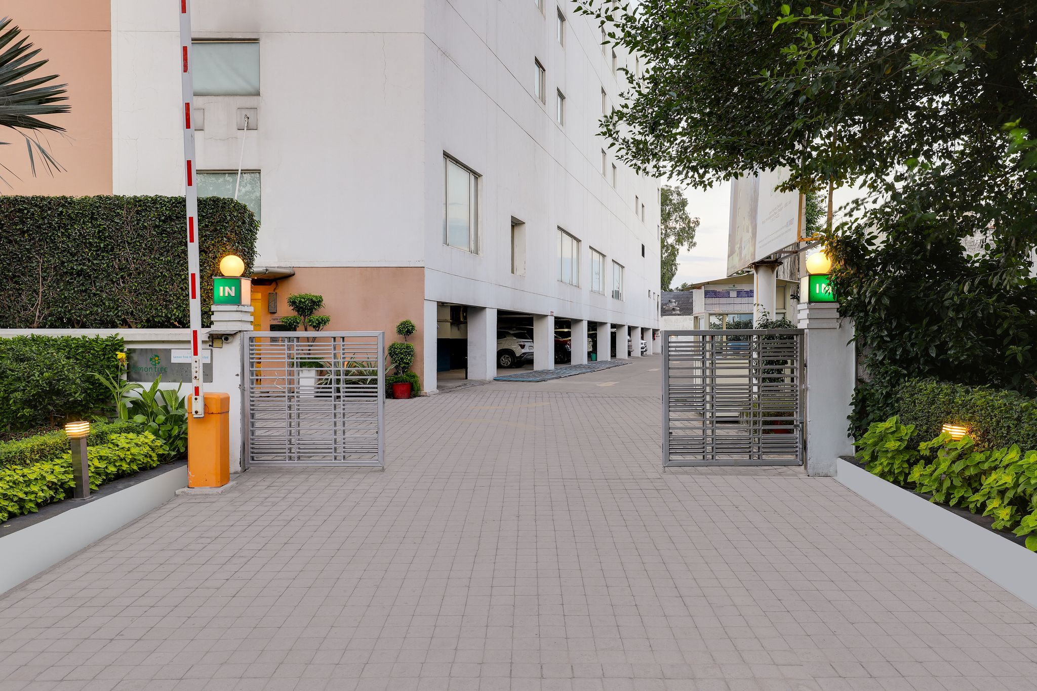 undefined Lemon Tree Hotel, Chandigarh 8