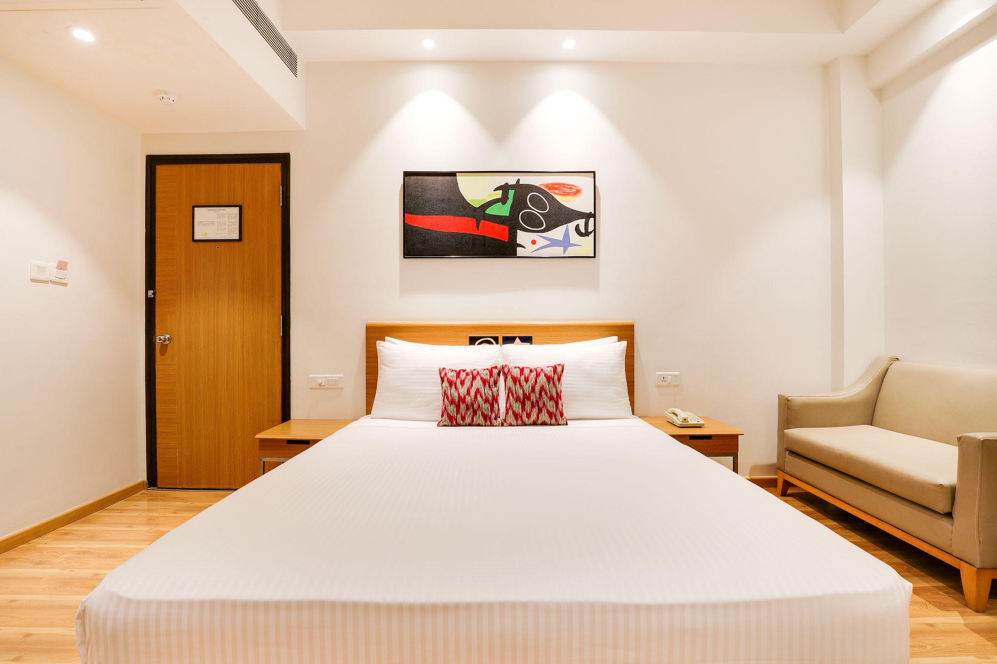 Lemon Tree Hotel, Chandigarh Superior King Room 4