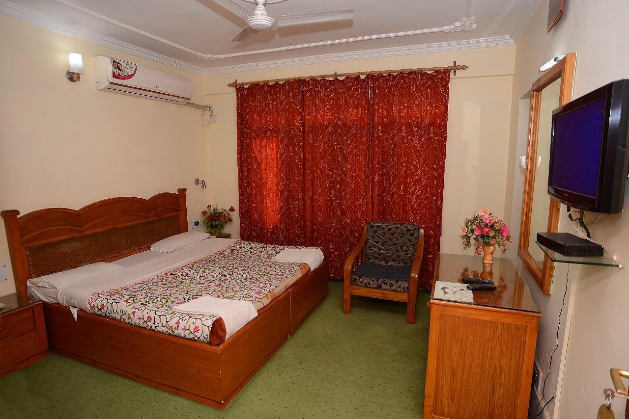 Centre Point Hotel Premium Room