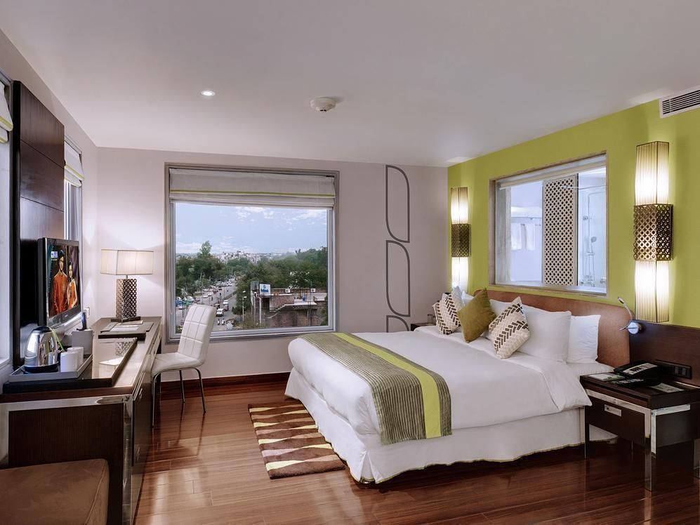 Quality Inn Gurgaon Standard King Room 2