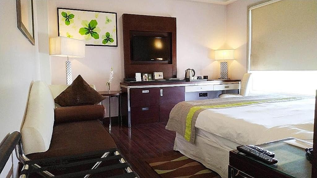 Quality Inn Gurgaon Standard King Room