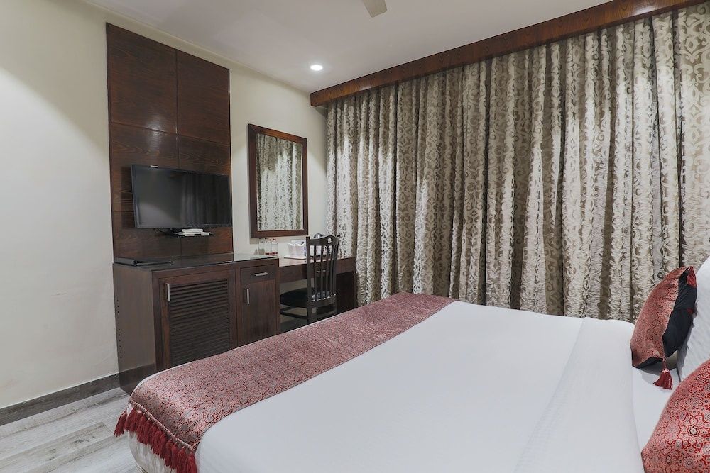 Hotel Bluestone (Nehru Place) by The Cosy Hotels Standard Room 4