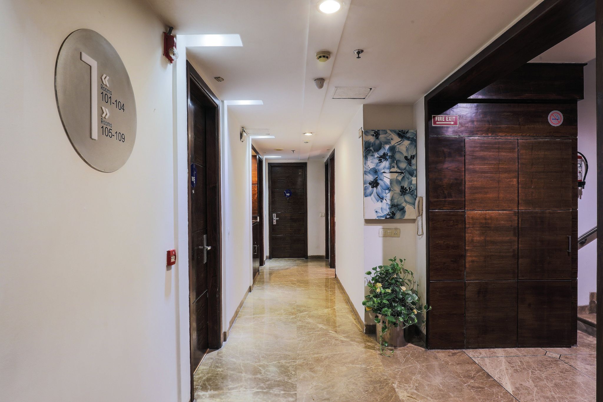undefined Hotel Bluestone (Nehru Place) by The Cosy Hotels 4
