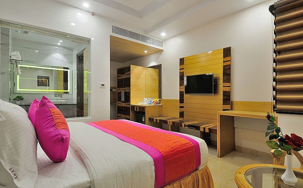 Hotel The Gold Regency Deluxe Room With Window - Welcome Drink on Arrival Juice or Butter Milk 13