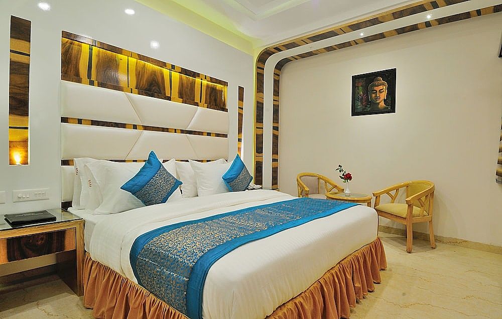 Hotel The Gold Regency Deluxe Room With Window - Welcome Drink on Arrival Juice or Butter Milk 6