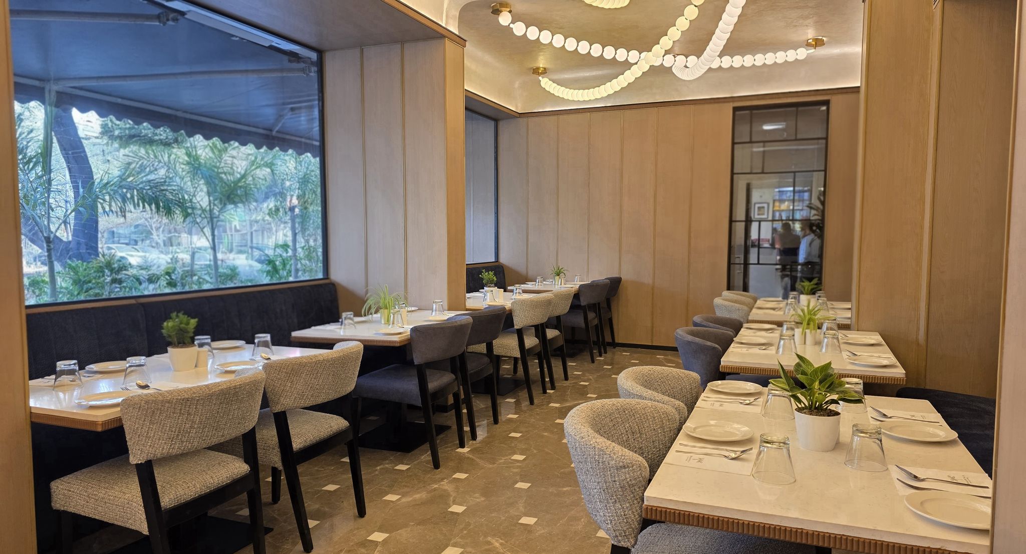 undefined Dragonfly Hotel - The Art Hotel 5