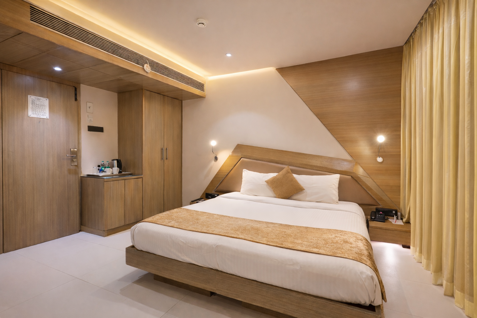 Dragonfly Hotel - The Art Hotel Deluxe Room 3