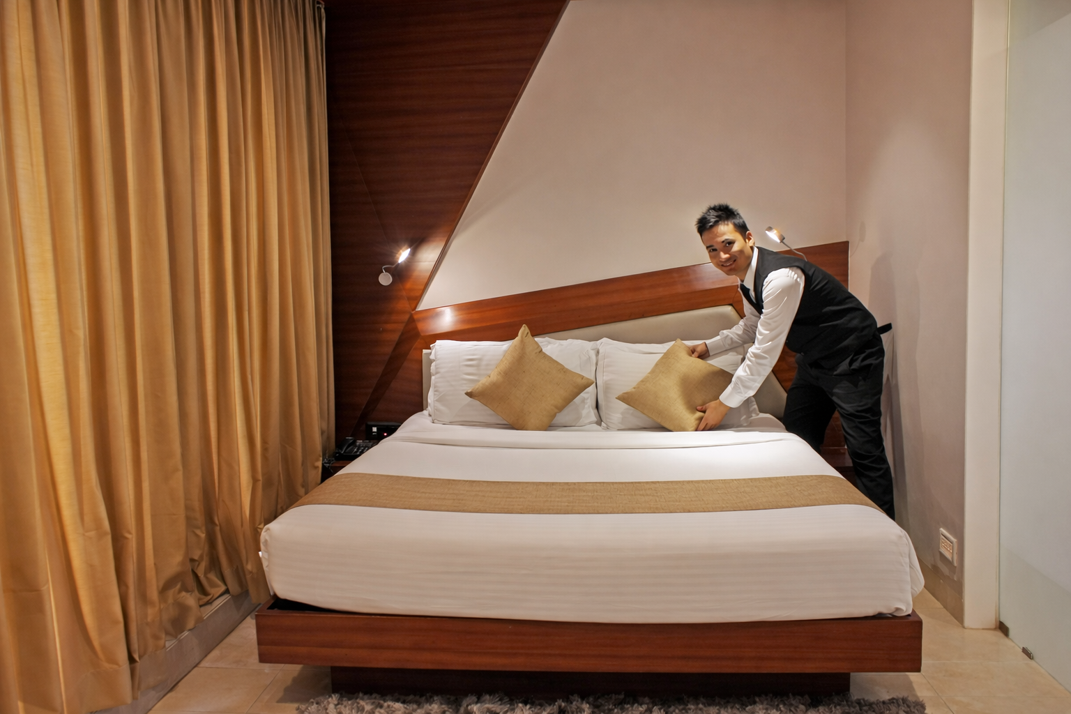 Dragonfly Hotel - The Art Hotel Deluxe Room