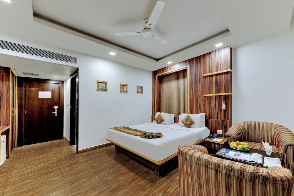 The Royal Melange Beacon, Ajmer Deluxe Room 8