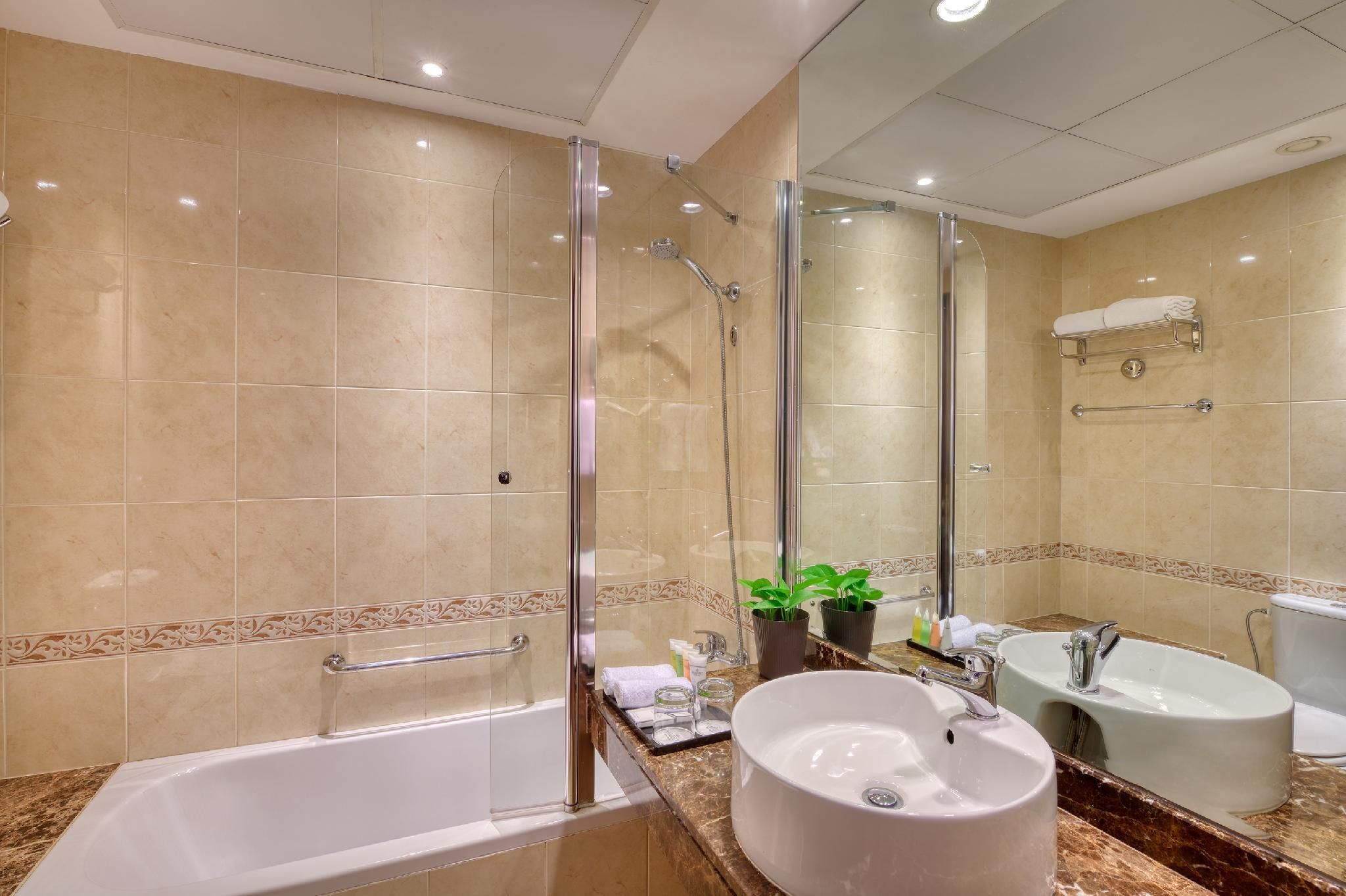 Majestic City Retreat Hotel Economy Double Non-Smoking 3