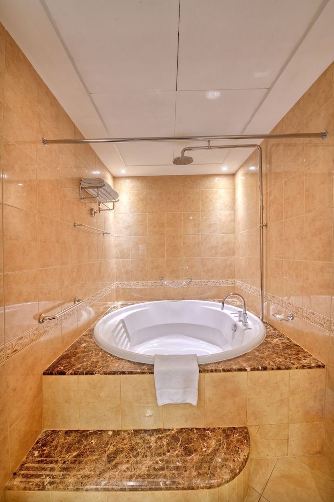 undefined Majestic City Retreat Hotel 5