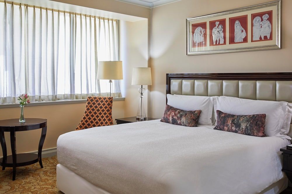 Taj Cape Town Superior Room, 1 King Bed (Interior Room) 3