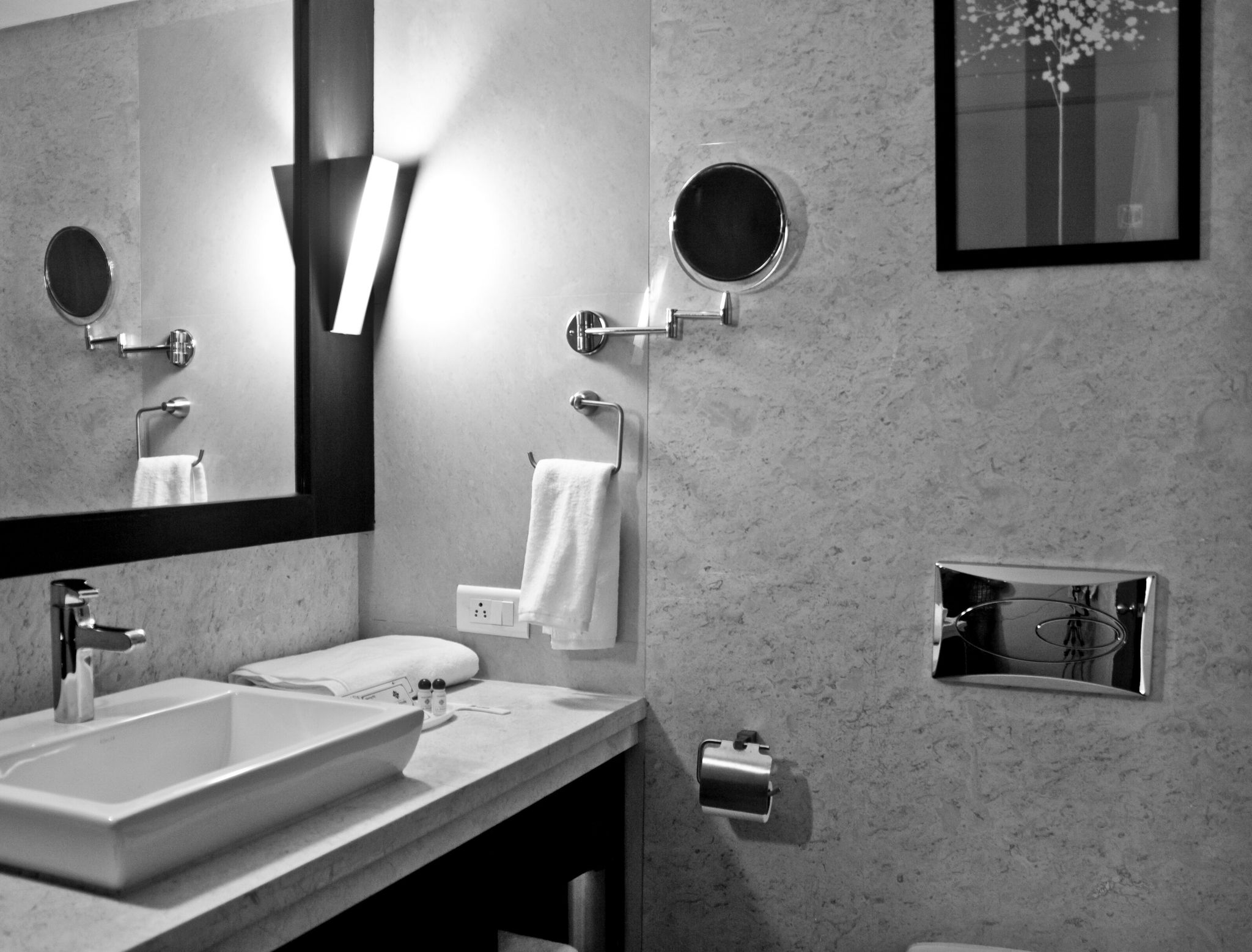 Hotel La Abode Deluxe Room 2