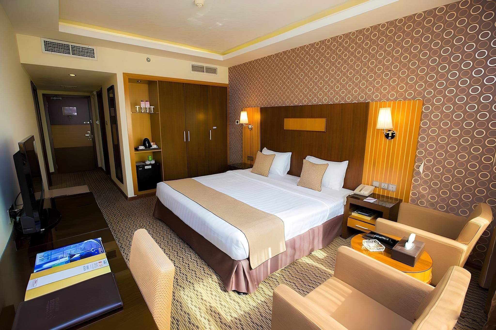 Fortune Plaza Hotel Deluxe 3