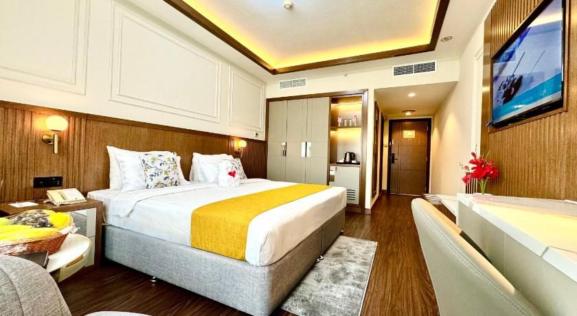 Fortune Plaza Hotel Deluxe 4