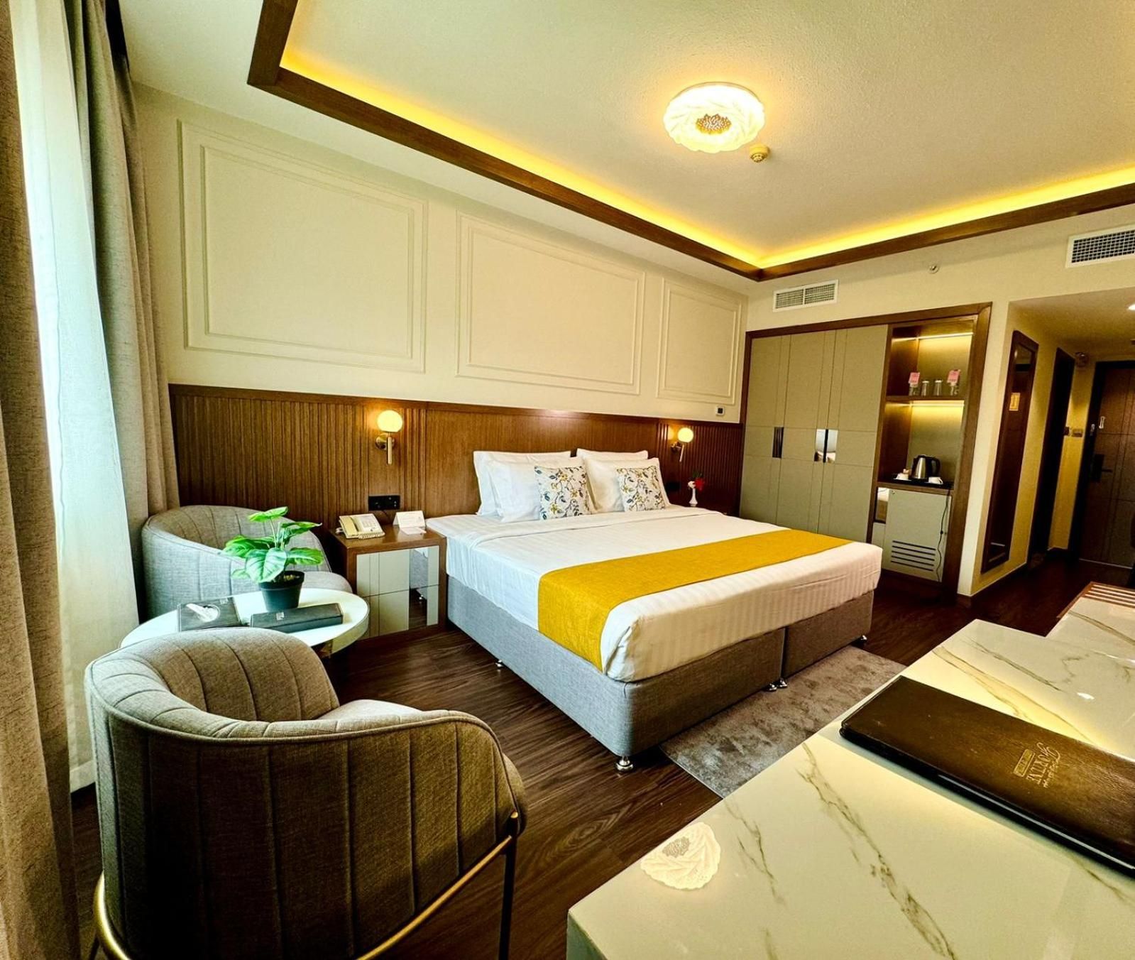 Fortune Plaza Hotel Deluxe 19