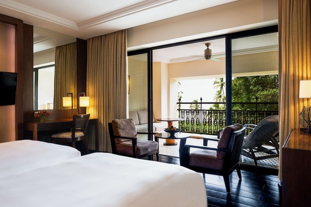 2 Twin Beds Room with Bay View and Balcony