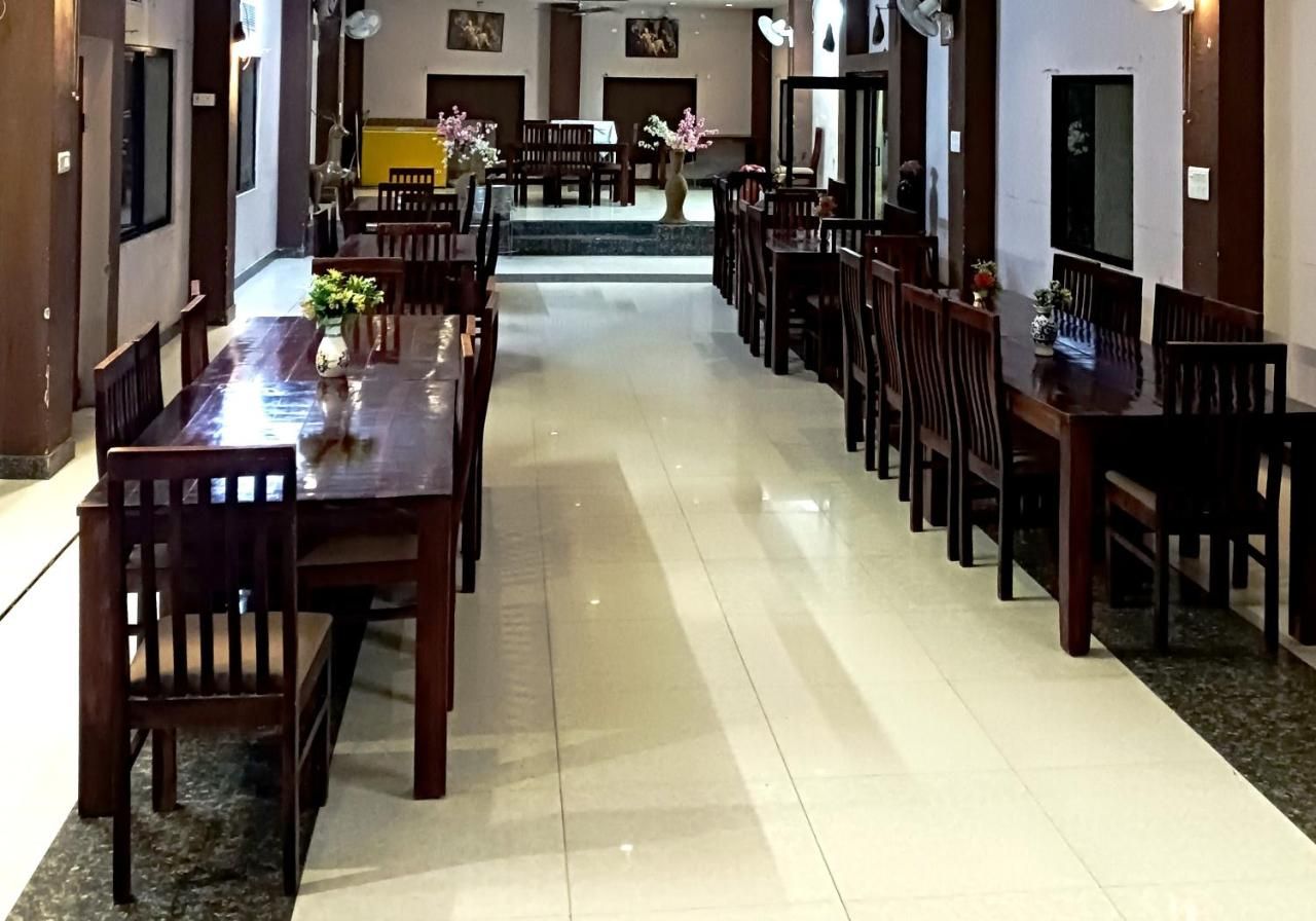 Food & Dining