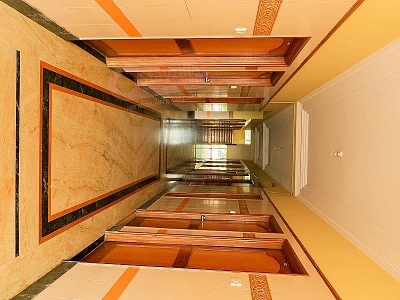 Side Image 1