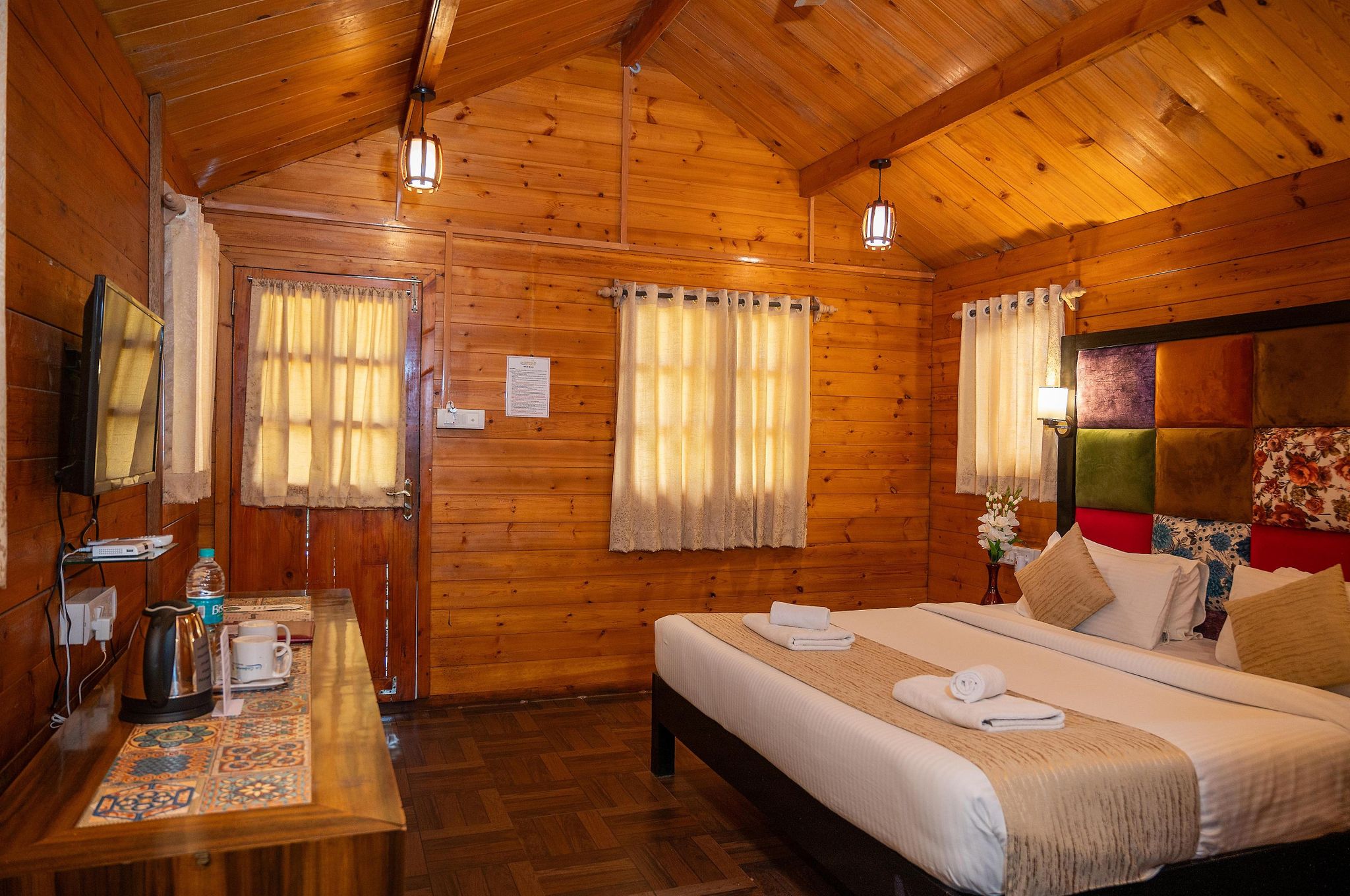  La Cabana Beach Resort, A Beachfront Resort TROPICAL CHALET 4