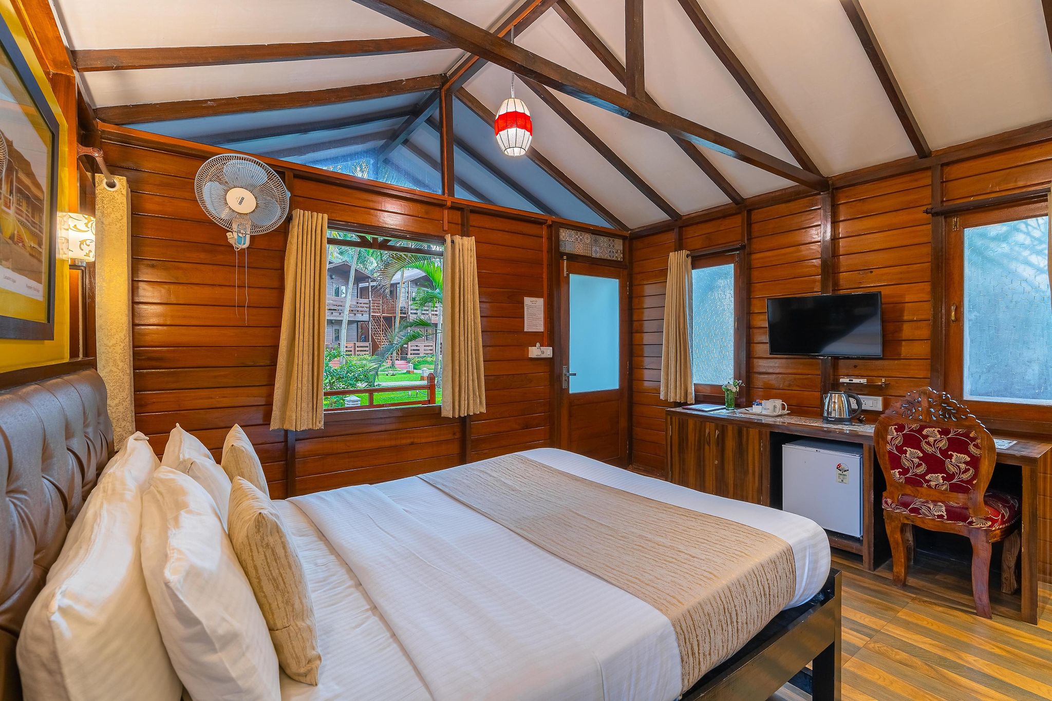  La Cabana Beach Resort, A Beachfront Resort TROPICAL CHALET 6