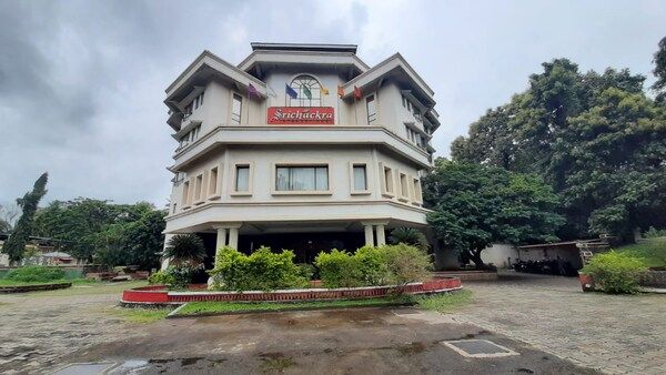 undefined Srichackra International