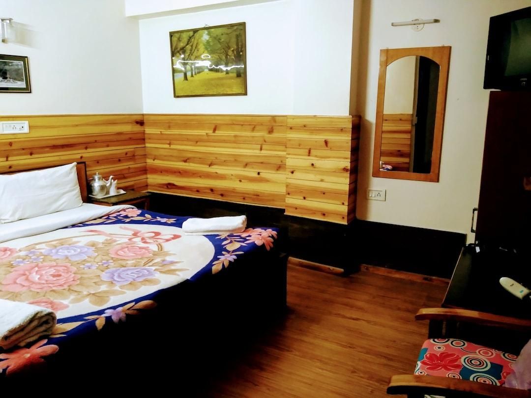 Golden Heights Enclave Standard Room