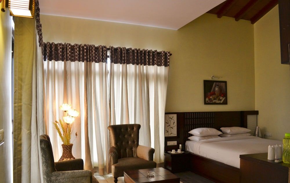 undefined Iris Resort and Spa 8