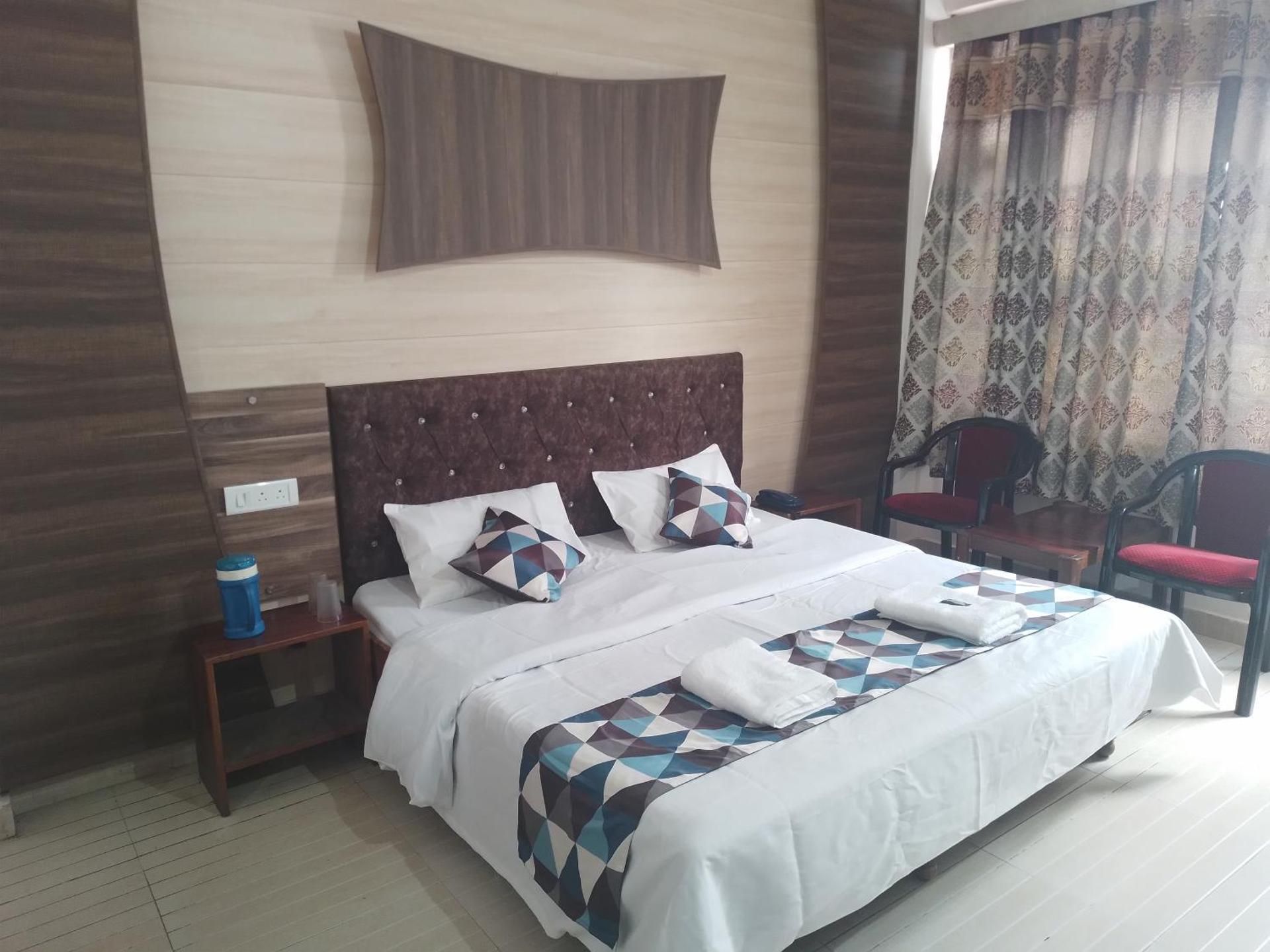 Hotel Ishan Standard Double Room with Fan 10