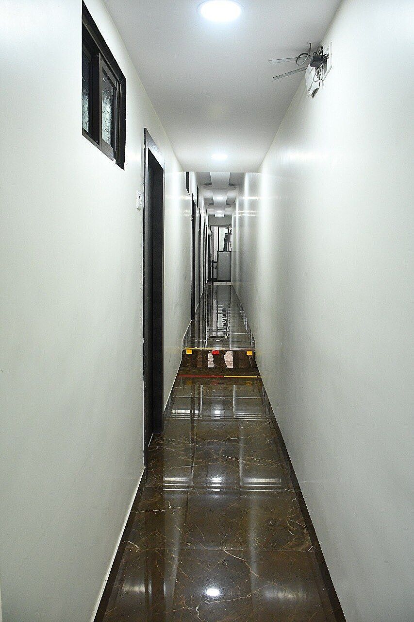 Side Image 2