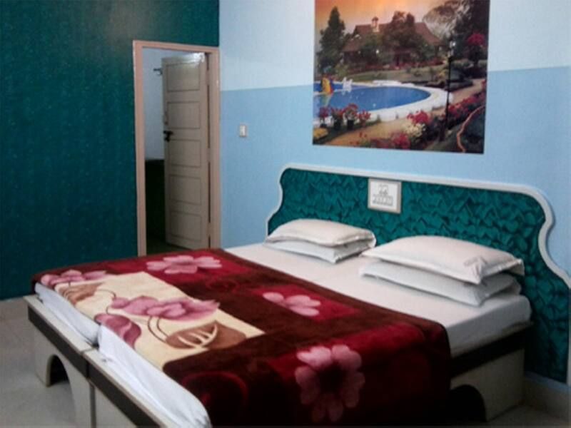 Hotel Rajmahal Deluxe Non AC Room 7