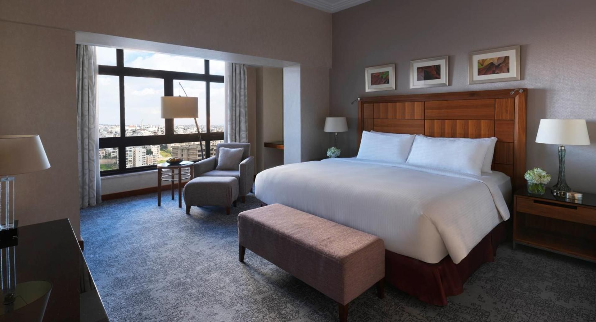 One-Bedroom King Suite with Sofa Bed - Non-Smoking