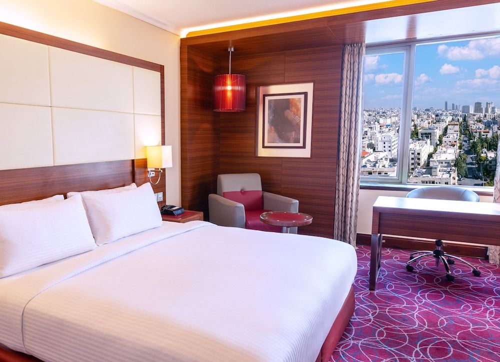 Crowne Plaza Amman by IHG Standard Room 2