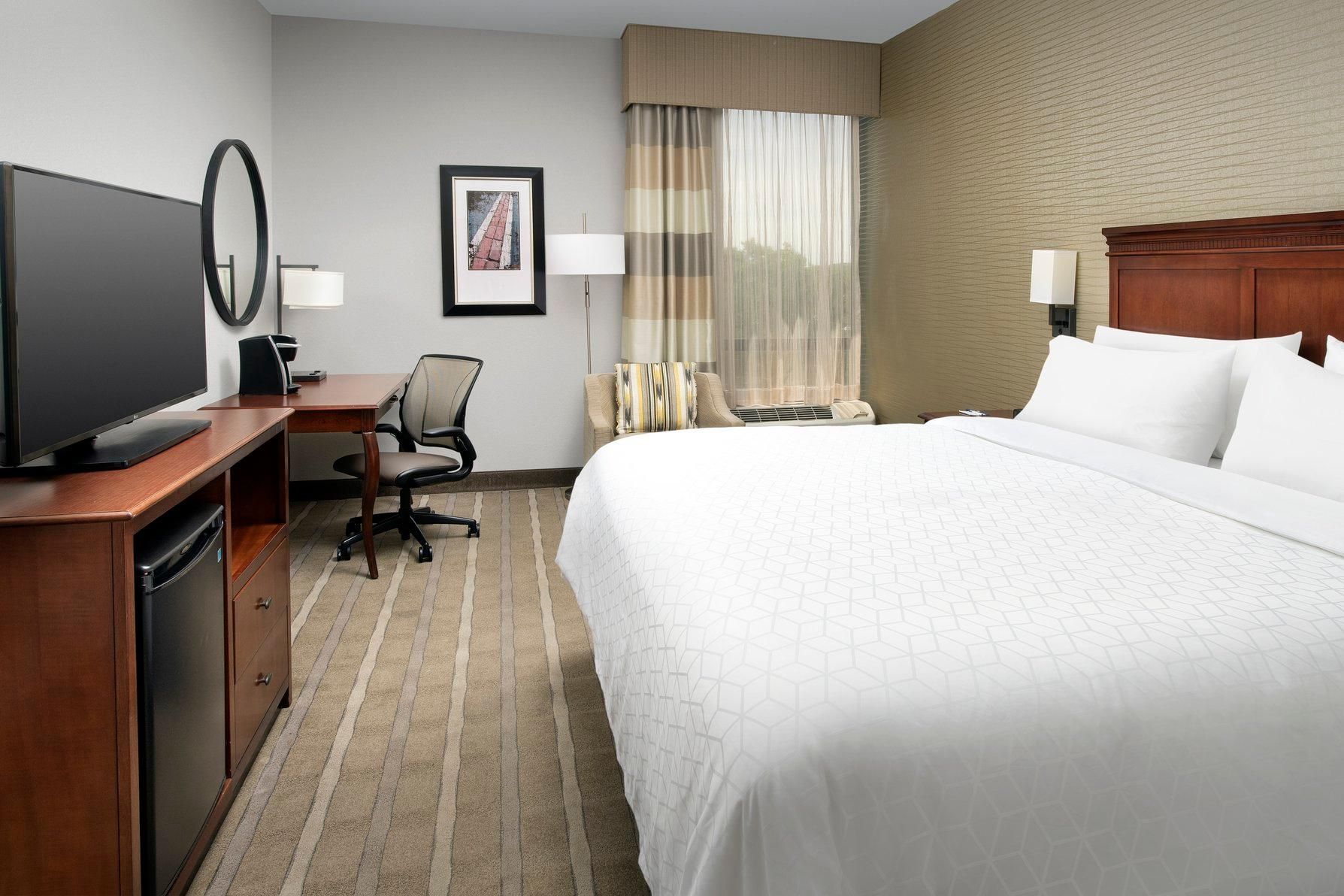 1 King Bed Standard Comm Accessible