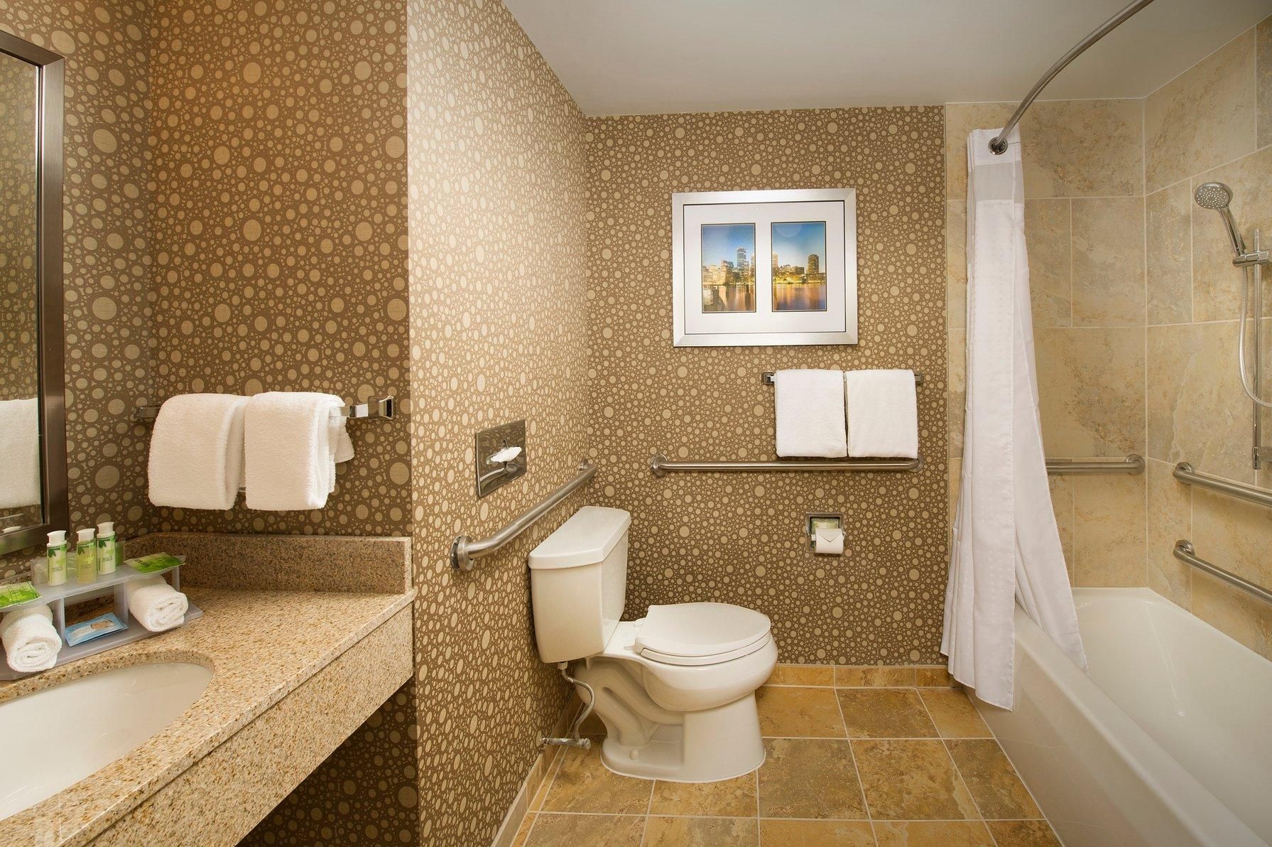 1 Bedroom Hearing Mobility Accessible Tub Non-Smoking