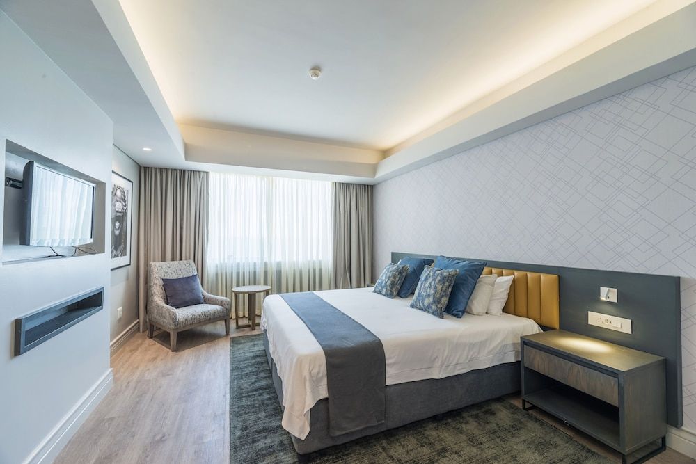 Towers Luxury Single Room