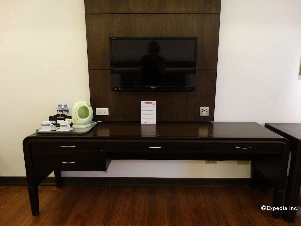 Century Park Hotel Superior Room 13